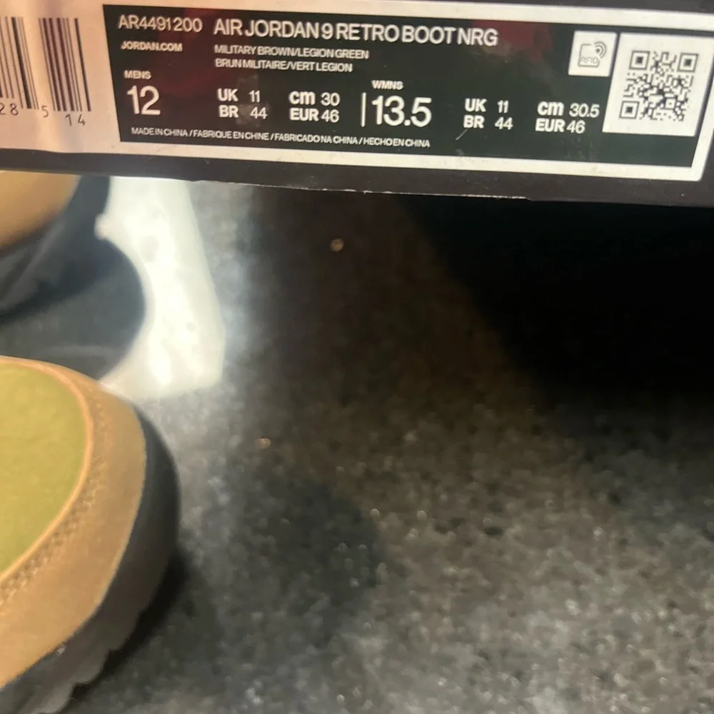 Sz 12 JORDAN 9 RETRO BOOT NRG 'BEEF AND BROCCOLI'